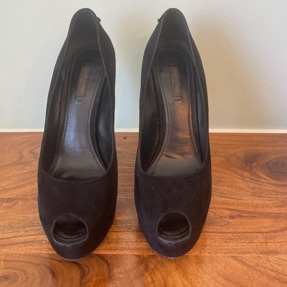 Authentic suede Louis Vuitton platform heals. - Picture 4 of 5